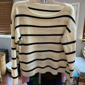 Black and white oversized sweater very cozy size small